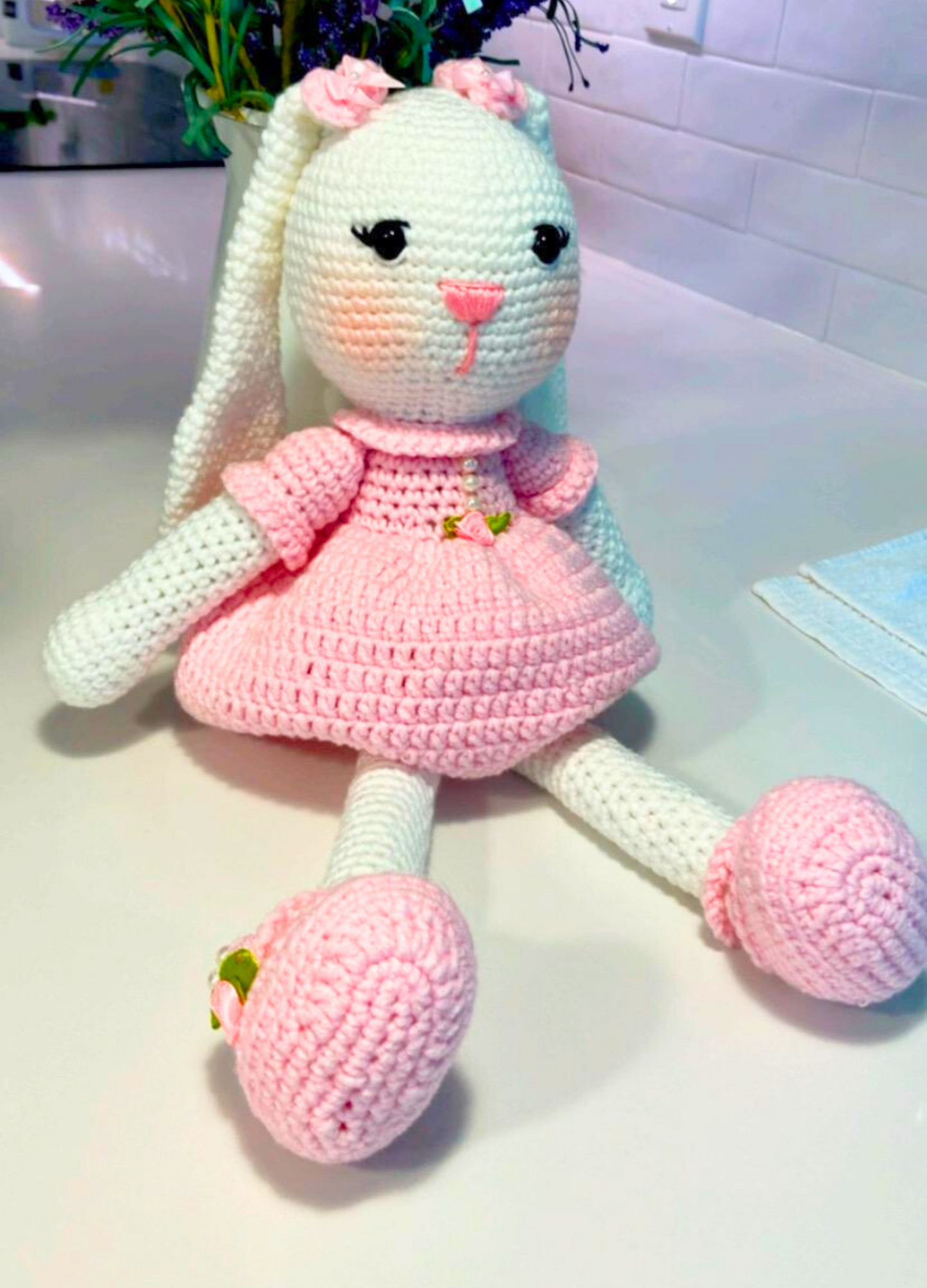 Muñeca de conejito y cordero de crochet: vestida para encantar
